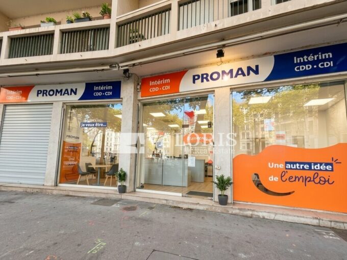 Commerce de 98m&sup2; à la location