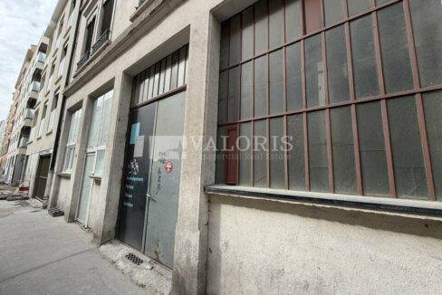 351604763_69_009741_10