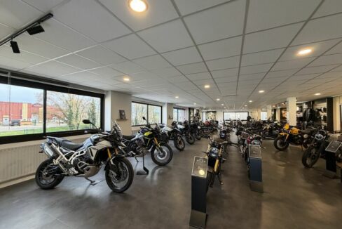 371023856_69_009612_3