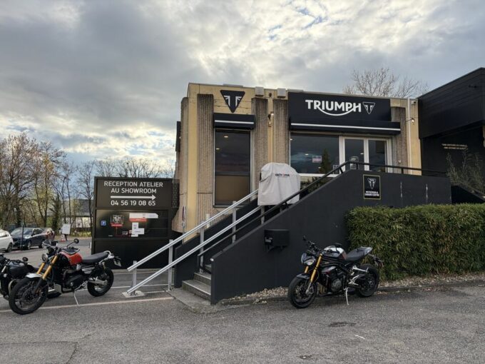 Commerce de 360m&sup2; à la location