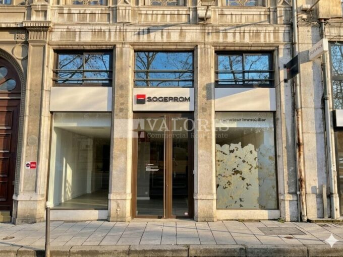 Commerce de 200m&sup2; à la location