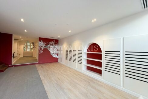 372865201_69_009487_12