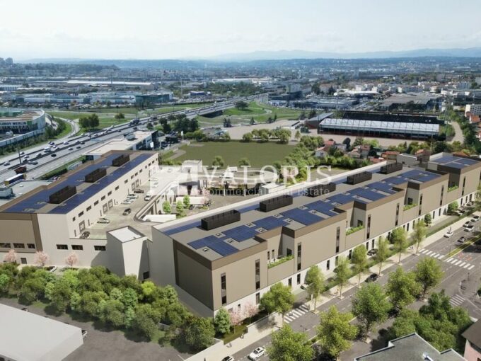 Local d'activit&eacute;s de 1 219m&sup2; à 12 531m&sup2; à la location