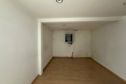 419519079_69_009769_5