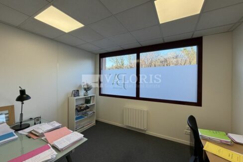 490691380_69_009715_2