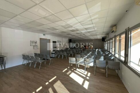 528679246_13_000285_8