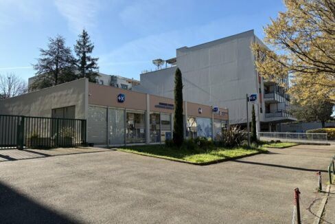 528769588_69_009758_1