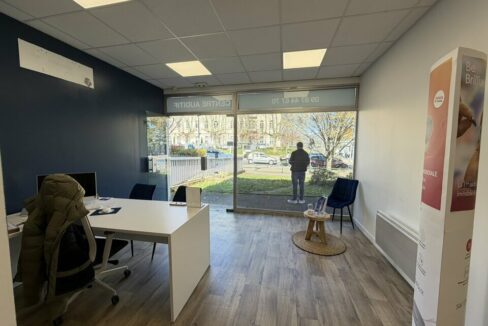 528789956_69_009758_10