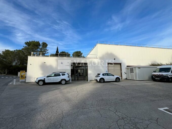 Local d'activit&eacute;s de 321m&sup2; à 856m&sup2; à la location