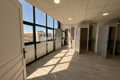 649218710_13_000290_6