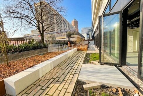 654751602_69_009298_2