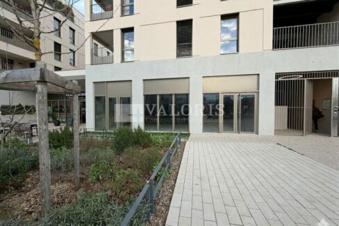 761241006_69_009755_3