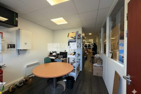 763478329_69_009721_4