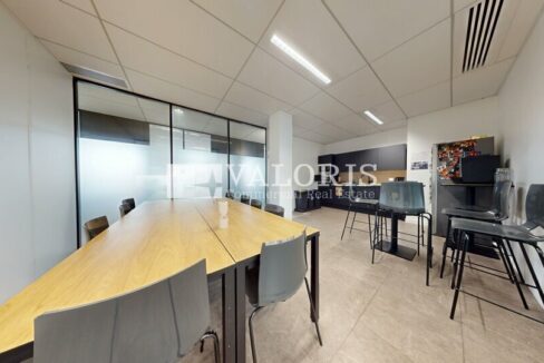 778744507_69_009222_6