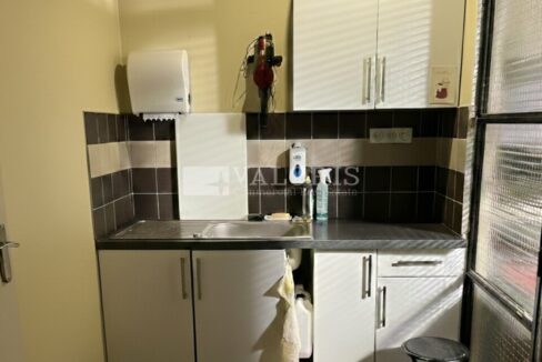 801985166_69_008791_2