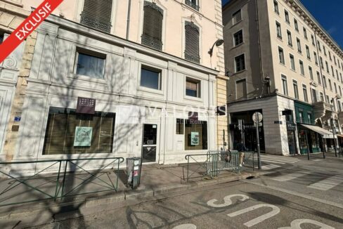 924228364_69_009639_2