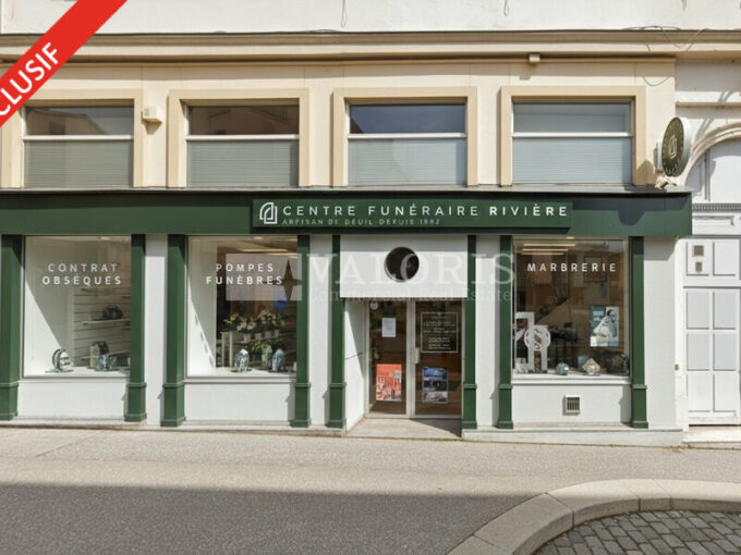 Commerce de 127m&sup2; à la vente