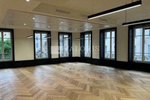 033307097_69_009620_8