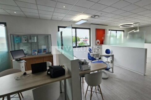 036705506_69_009123_3