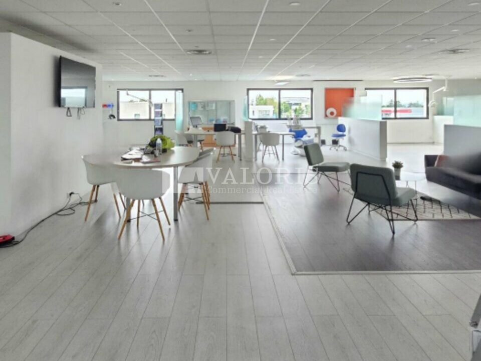 036706739_69_009123_4