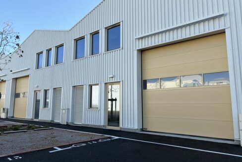 122032162_69_005739_4