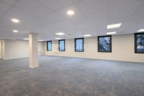 157773412_69_009771_2