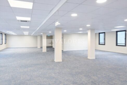 157777416_69_009771_4