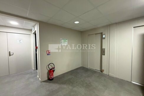 157780987_69_009771_6