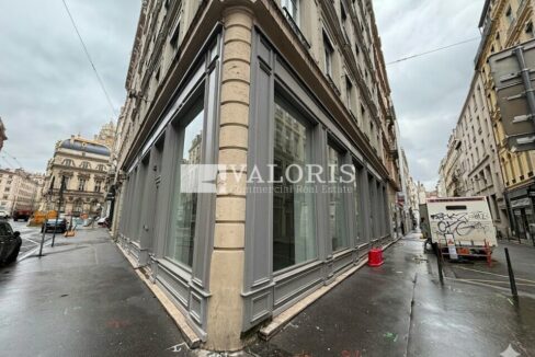 170753573_69_009148_4