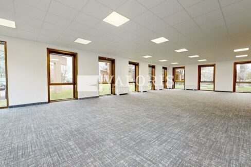 240522649_69_007694_7