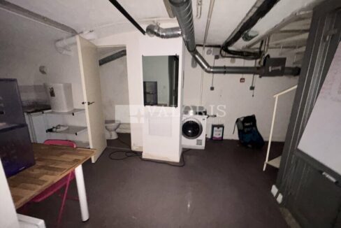 313217542_69_007410_6