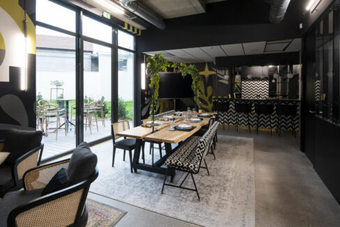 348043860_69_009845_3