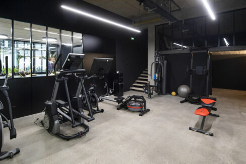 348817468_69_009845_5