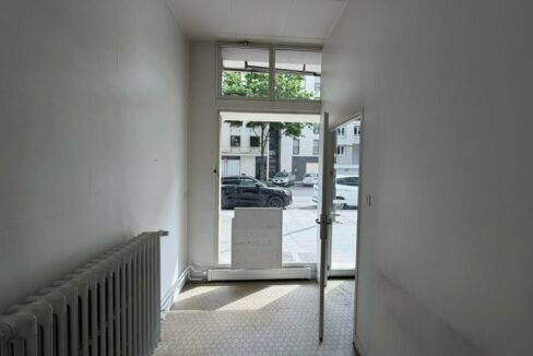 352161510_69_009846_4