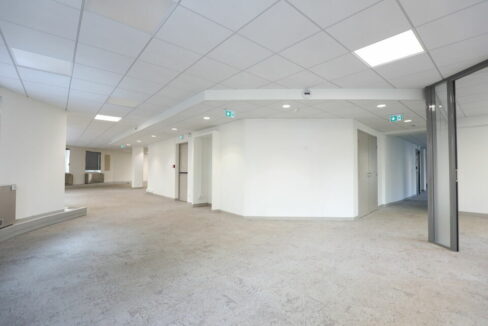 353345995_69_007551_4