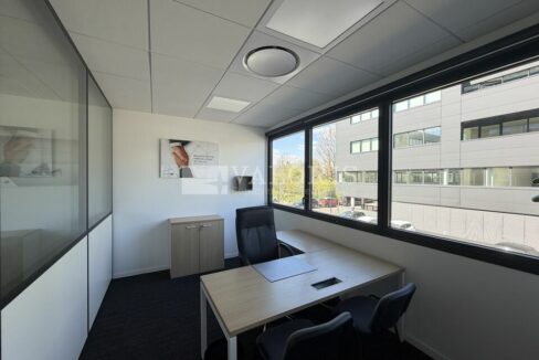 400535953_69_009788_2