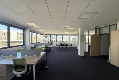 400561694_69_009788_4