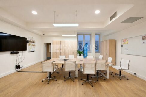 448949369_69_009738_7