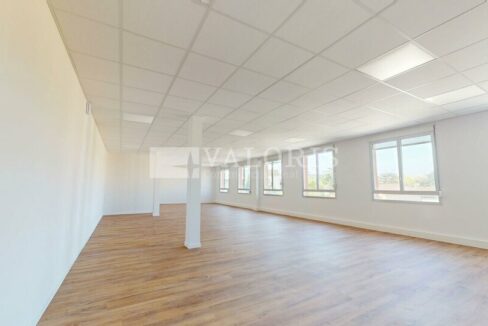 463757388_69_009822_9