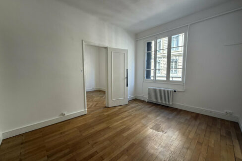 481747842_69_009596_2