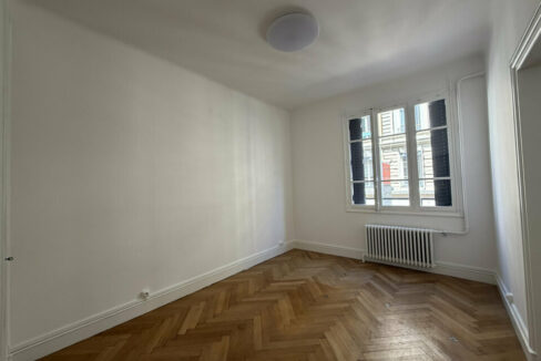 481814236_69_009596_3