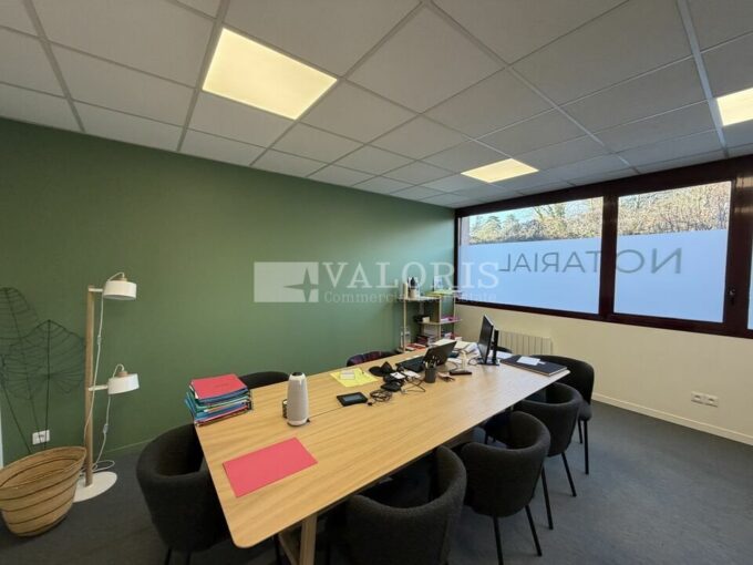 Bureau de 101m&sup2; à la vente