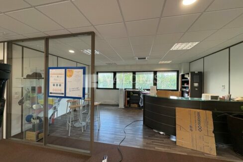 523863043_69_009448_5