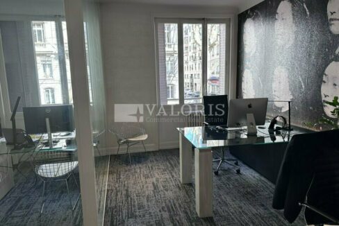 537969030_69_009781_3