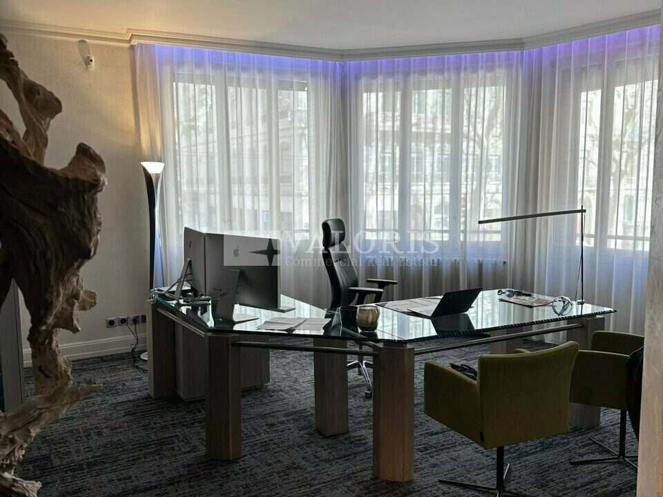 537969732_69_009781_4