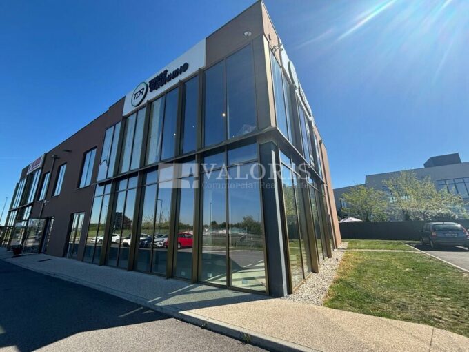 Commerce de 205m&sup2; à la location