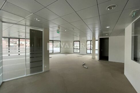 677458897_69_007688_8