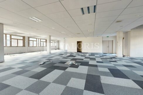 710102957_69_004407_6