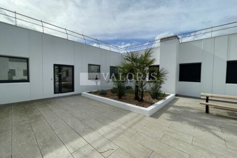 750286703_69_009365_5