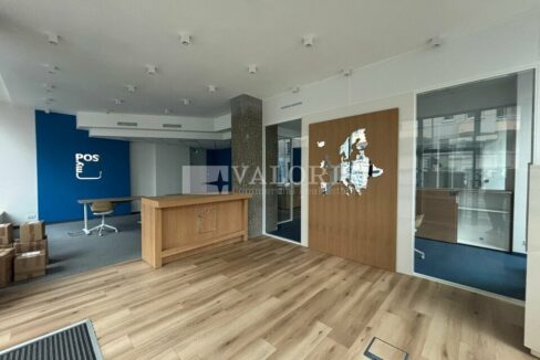 881376909_69_009363_2